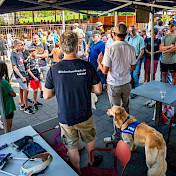 Präsentation am Stand der FührhundehalterInnen
